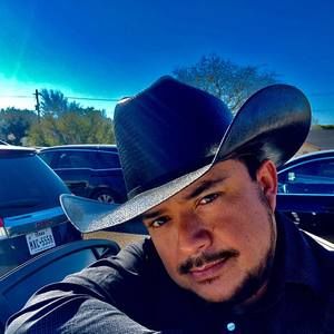 Meet your Posher, Paco